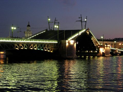 Дворцовый мост. Ночь. Петербург