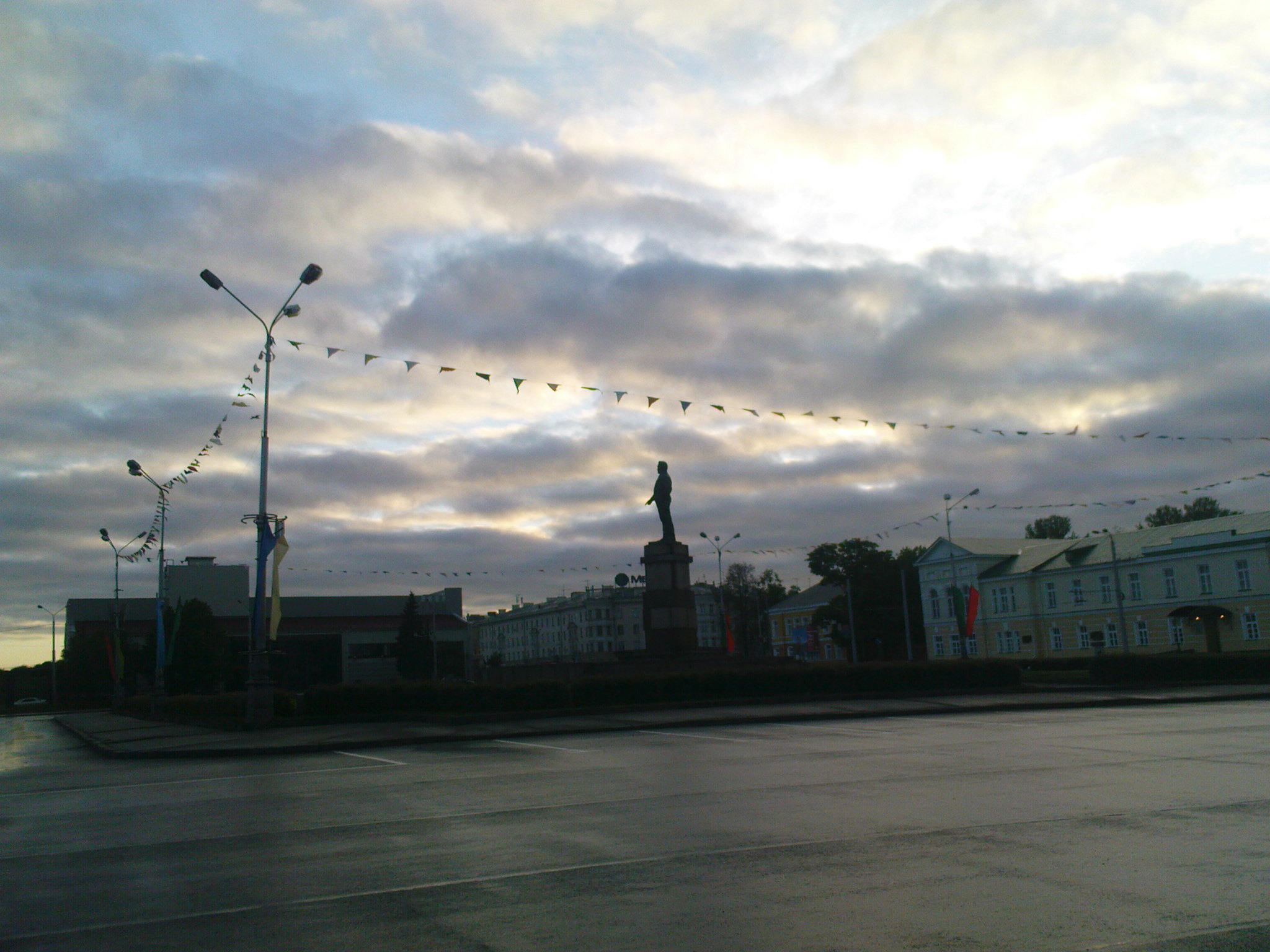 Памятник Кирову на площади Карла Маркса. Петрозаводск. Июнь 2010 года. Фото: А.Хохлов